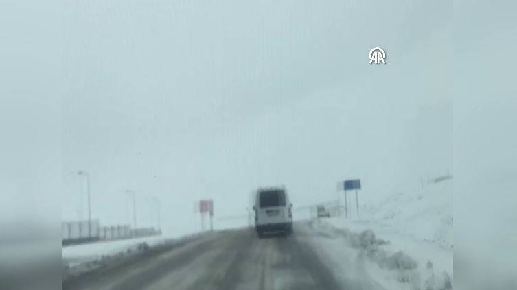 Ardahan-Posof yolunda ulaşıma kar engeli 12
